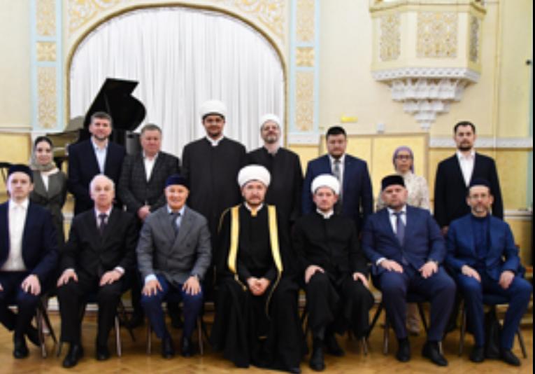 Муфтий Гайнутдин посетил Татарский культурный центр Москвы