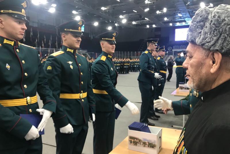 Муфтий Тюменской области принял участие в церемонии выпуска офицеров