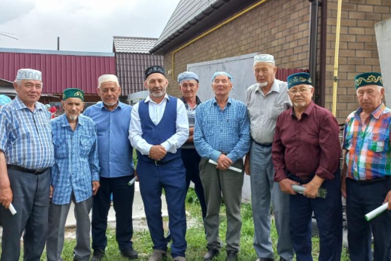 Муфтий Тюменской области встретился с верующими микрорайона Казарово